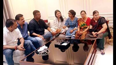 BJP candidate from Allahabad parliamentary constituency Neeraj Tripathi at home on Nyay Marg with family members. (HT) BJP candidate from Allahabad parliamentary constituency Neeraj Tripathi at home on Nyay Marg with family members. (HT)