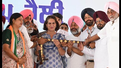 Congress general secretary Priyanka Gandhi Vadra during a rally in Khanna on Sunday. (Gurpreet Singh/HT) Congress general secretary Priyanka Gandhi Vadra during a rally in Khanna on Sunday. (Gurpreet Singh/HT)