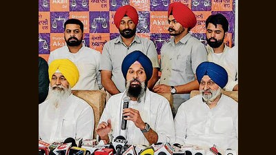 Former cabinet minister Bikram Singh Majithia (centre) with SAD candidate Ranjit Singh Dhillon (left) and other party leaders addressing mediapersons in Ludhiana on Sunday. (HT Photo) Former cabinet minister Bikram Singh Majithia (centre) with SAD candidate Ranjit Singh Dhillon (left) and other party leaders addressing mediapersons in Ludhiana on Sunday. (HT Photo)