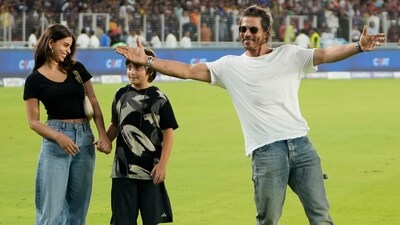 Shah Rukh Khan will watch the KKR vs SRH final IPL match in Chennai with his family. (AP) Shah Rukh Khan will watch the KKR vs SRH final IPL match in Chennai with his family. (AP)