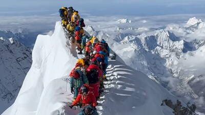 Mountain guide describes harrowing Everest Expedition (Instagram/malla.mountaineer) Mountain guide describes harrowing Everest Expedition (Instagram/malla.mountaineer)