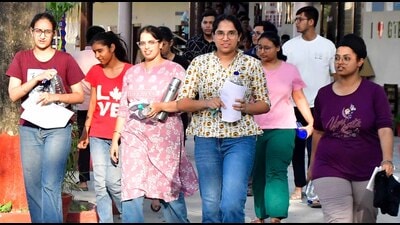 Students coming out of examination centre after appearing for JEE Advanced in Ludhiana on Sunday. (Manish/HT) Students coming out of examination centre after appearing for JEE Advanced in Ludhiana on Sunday. (Manish/HT)
