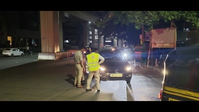Teams have been deployed under every police station and accompanied by the traffic police and Pune regional transport officers, these teams are keeping tabs on major chowks and roads for cases of drunken driving. (HT PHOTO) Teams have been deployed under every police station and accompanied by the traffic police and Pune regional transport officers, these teams are keeping tabs on major chowks and roads for cases of drunken driving. (HT PHOTO)
