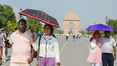 The Met issued a red alert for severe weather conditions till Thursday. (Arvind Yadav/HT) The Met issued a red alert for severe weather conditions till Thursday. (Arvind Yadav/HT)