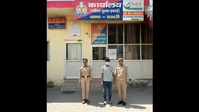 The dead woman’s father, Shahid, a daily wage labourer, and a resident of the Usman colony in Dasna, Ghaziabad, has alleged that his daughter was killed since he could not fulfil her husband’s demand of ₹2 lakh as an additional dowry. (HT Photo) The dead woman’s father, Shahid, a daily wage labourer, and a resident of the Usman colony in Dasna, Ghaziabad, has alleged that his daughter was killed since he could not fulfil her husband’s demand of ₹2 lakh as an additional dowry. (HT Photo)