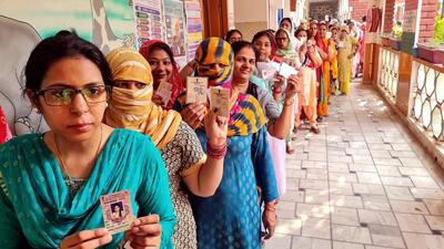 Voters queue up outside a polling booth in Rohtak, Haryana, for the Lok Sabha polls. (Manoj Dhaka/HT) Voters queue up outside a polling booth in Rohtak, Haryana, for the Lok Sabha polls. (Manoj Dhaka/HT)