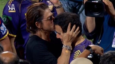 Shah Rukh Khan kisses Gautam Gambhir's forehead after IPL 2024 win (IPL) Shah Rukh Khan kisses Gautam Gambhir's forehead after IPL 2024 win (IPL)