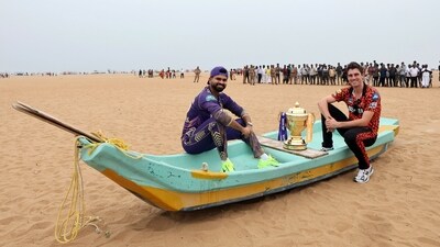 IPL Final 2024: Sunrisers Hyderabad's captain Pat Cummins (right) and Kolkata Knight Riders' captain Shreyas Iyer (left) posing for a picture with the IPL 2024 trophy. (ANI) IPL Final 2024: Sunrisers Hyderabad's captain Pat Cummins (right) and Kolkata Knight Riders' captain Shreyas Iyer (left) posing for a picture with the IPL 2024 trophy. (ANI)