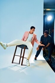 Mix work and play like Akshay, who aces this broken suit by designer duo Shantanu Nikhil behind the scenes Mix work and play like Akshay, who aces this broken suit by designer duo Shantanu Nikhil behind the scenes