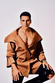 A khaki jacket rarely lets you down. Akshay rocks rugged-meets-chic in this number by fashion designer Nikita Mahaisalkar A khaki jacket rarely lets you down. Akshay rocks rugged-meets-chic in this number by fashion designer Nikita Mahaisalkar