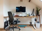 Upgrade your workspace with the best rolling chairs today!