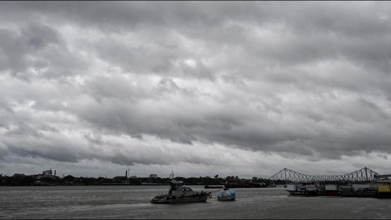 Remal crosses Bangladesh, West Bengal on Sunday night as severe cyclone - Vimarsana News