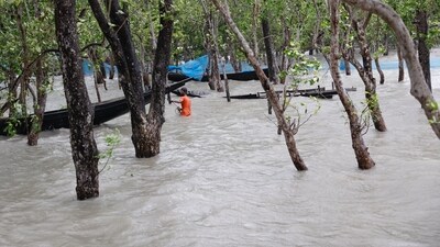 The landfall process began around 9 pm local time in India on Sunday and continued for about five hours, the regional meteorological office in Kolkata said. (REUTERS)