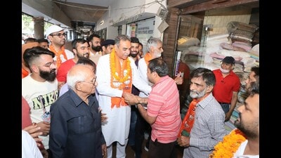 BJP candidate form Chandigarh Sanjay Tandon during his foot march in Chandigarh on Monday. (HT Photo) BJP candidate form Chandigarh Sanjay Tandon during his foot march in Chandigarh on Monday. (HT Photo)