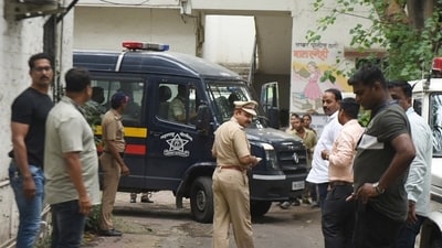 Doctors from the Sassoon General Hospital’s being taken into custody. (Mahendra Kolhe/HT Photo)