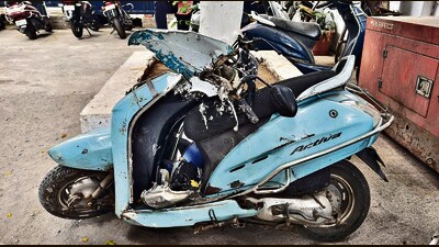 Mumbai, India. May 27, 2024: Three people lost their lives in an accident in the Mumbai suburbs of Khar, Powai, and Vikhroli on Saturday. May 27, 2024. (Photo by Raju Shinde/HT Photo)