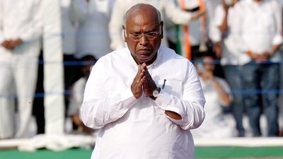 Congress President Mallikarjun Kharge pays tribute to India's first prime minister Jawaharlal Nehru on his death anniversary, at Shanti Van in New Delhi. (PTI) Congress President Mallikarjun Kharge pays tribute to India's first prime minister Jawaharlal Nehru on his death anniversary, at Shanti Van in New Delhi. (PTI)