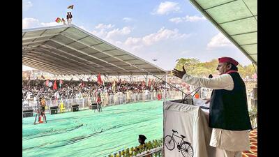SP chief Akhilesh Yadav addresses a public meeting for Lok Sabha polls, in Ghazipur on Monday. (PTI) SP chief Akhilesh Yadav addresses a public meeting for Lok Sabha polls, in Ghazipur on Monday. (PTI)