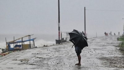 Severe winds and heavy rainfall battered the coastal regions of Bangladesh and India as Cyclone Remal made its late Sunday landfall. This caused widespread power outages due to fallen power poles and uprooted trees. (AFP) Severe winds and heavy rainfall battered the coastal regions of Bangladesh and India as Cyclone Remal made its late Sunday landfall. This caused widespread power outages due to fallen power poles and uprooted trees. (AFP)