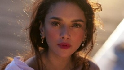 Aditi Rao Hydari captioned the new set of pictures, “Dream a little dream.” Aditi Rao Hydari captioned the new set of pictures, “Dream a little dream.”