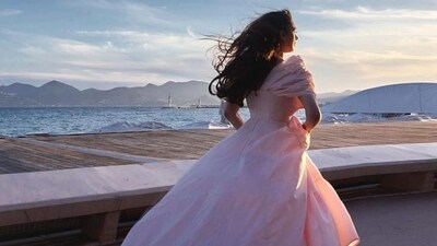 Aditi Rao Hydari was seen walking the streets of Cannes in her stunning pink gown. She kept the look minimal, with her hair left untied. Aditi Rao Hydari was seen walking the streets of Cannes in her stunning pink gown. She kept the look minimal, with her hair left untied.