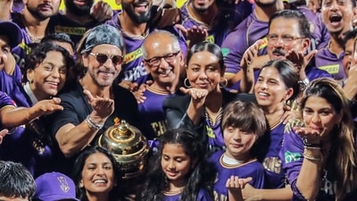Juhi Chawla, Shah Rukh Khan, Jay Mehta, Gauri Khan, Suhana Khan, Jhanvi Mehta, AbRam Khan and Pooja Dadlani pose with Team KKR after their win. (ANI) Juhi Chawla, Shah Rukh Khan, Jay Mehta, Gauri Khan, Suhana Khan, Jhanvi Mehta, AbRam Khan and Pooja Dadlani pose with Team KKR after their win. (ANI)