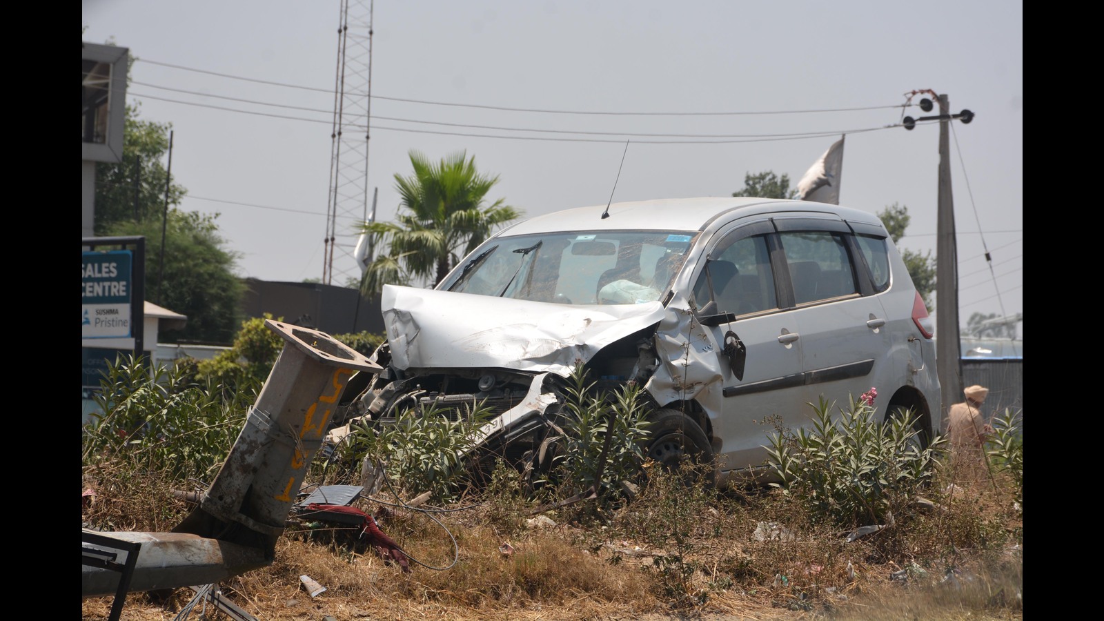 Chandigarh: 75-year-old man dies after car hits two-wheeler | Hindustan ...