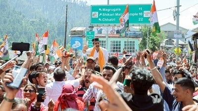 Congress candidate from Mandi Vikramaditya Singh during a public rally in Mandi, Himachal Pradesh. (ANI) Congress candidate from Mandi Vikramaditya Singh during a public rally in Mandi, Himachal Pradesh. (ANI)