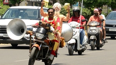 Independent candidate from Jalandhar constituency Neetu Shatran Wala, wearing a Shaktiman costume during a rally in Jalandhar, Punjab. (ANI) Independent candidate from Jalandhar constituency Neetu Shatran Wala, wearing a Shaktiman costume during a rally in Jalandhar, Punjab. (ANI)