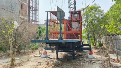 A structure for installing a mobile tower has come up in Block B of Sector 108 in the green belt area of around 20-25 metres. The mobile tower, once set up, would be only 12 metres from the residential flats, said residents. (HT Photo) A structure for installing a mobile tower has come up in Block B of Sector 108 in the green belt area of around 20-25 metres. The mobile tower, once set up, would be only 12 metres from the residential flats, said residents. (HT Photo)