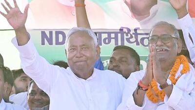 Bihar Chief Minister Nitish Kumar addresses a public meeting in support of JD-U candidate Chandeshwar Prasad in Jehanabad. (HT photo) Bihar Chief Minister Nitish Kumar addresses a public meeting in support of JD-U candidate Chandeshwar Prasad in Jehanabad. (HT photo)