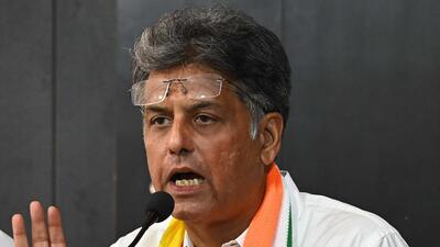 Chandigarh Congress candidate Manish Tewari during the press conference at Chandigarh Press Club on Tuesday. (Keshav Singh/HT)