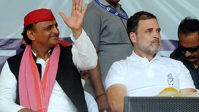 SP president Akhilesh Yadav and Congress leader Rahul Gandhi at a rally in Gorakhpur’s Bansgaon on May 28. (HT photo) SP president Akhilesh Yadav and Congress leader Rahul Gandhi at a rally in Gorakhpur’s Bansgaon on May 28. (HT photo)