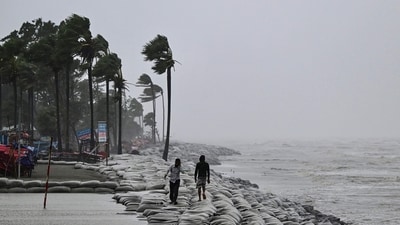 As many as 16 people were killed in Bangladesh and India as cyclonic storm Remal, the first major cyclone of the year, lashed their coastlines and cut power to millions. (AFP) As many as 16 people were killed in Bangladesh and India as cyclonic storm Remal, the first major cyclone of the year, lashed their coastlines and cut power to millions. (AFP)