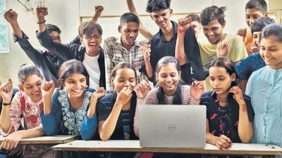 Thane, India - May ,27, 2024: The Maharashtra Board SSC10 th Result has been announced on Monday and students are seen looking at the result online and expressing happiness after seeing the result in thane outside Tuition class, in Thane, in Mumbai, India, on, Monday, May,27, 2024. ( Praful Gangurde / HT Photo ) Thane, India - May ,27, 2024: The Maharashtra Board SSC10 th Result has been announced on Monday and students are seen looking at the result online and expressing happiness after seeing the result in thane outside Tuition class, in Thane, in Mumbai, India, on, Monday, May,27, 2024. ( Praful Gangurde / HT Photo )