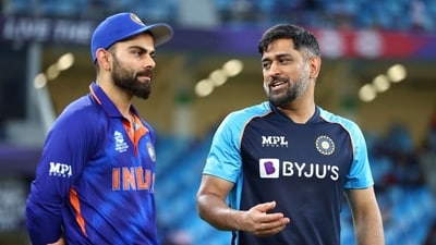 File photo of MS Dhoni (R) with Virat Kohli during T20 World Cup 2021 (ANI)