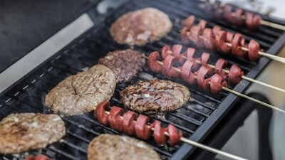 Global Phenomenon:&nbsp;Today, the hamburger has transcended borders and cultures, becoming a symbol of fast food and culinary innovation worldwide. From gourmet creations to fast-food staples, the hamburger continues to evolve and adapt to diverse tastes and preferences. (Pexels)
