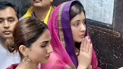 Vaani Kapoor and Raashii Khanna at Mahakaleshwar Temple.