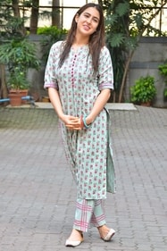 Sara Ali Khan serves summer fashion inspiration in a stylish printed kurti. (Pinterest) Sara Ali Khan serves summer fashion inspiration in a stylish printed kurti. (Pinterest)