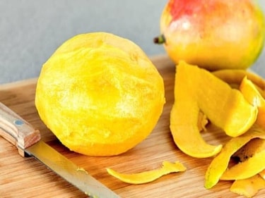 Grind the mango into a fine powder after drying it in sun Grind the mango into a fine powder after drying it in sun