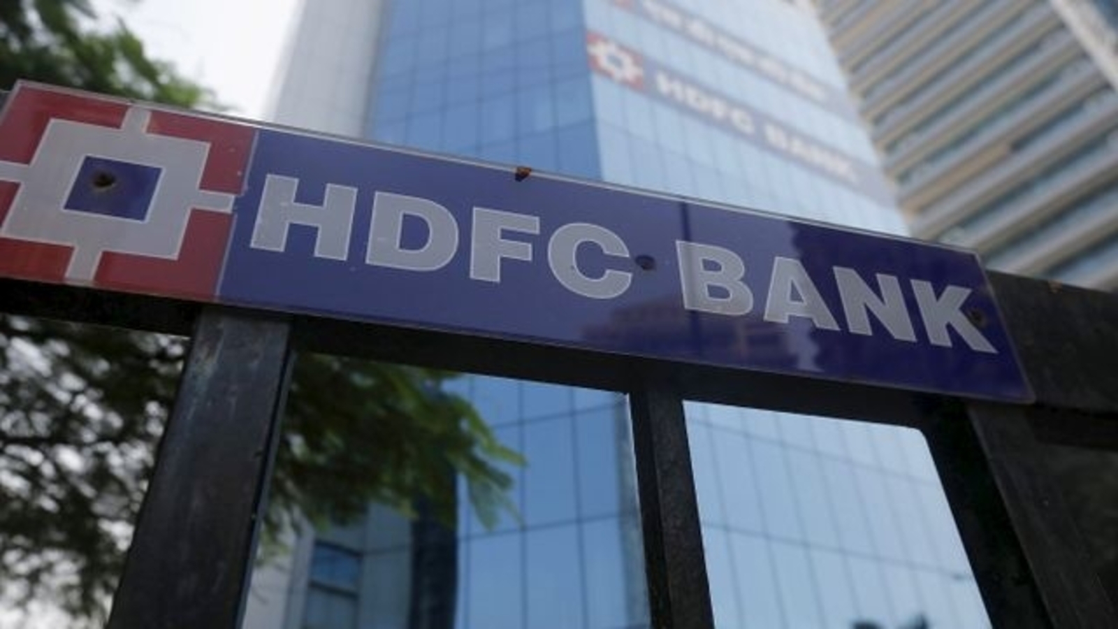 HDFC Bank to stop SMS alerts for these UPI payments. Check details here - Vimarsana News