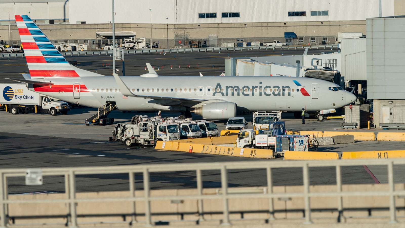 Black passengers sue American Airlines over alleged 'egregious race discrimination' - Vimarsana News
