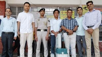 A reserve team, which will stay in Chamba, also left from Baijnath. (HT Photo)