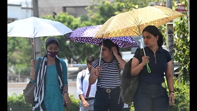 Light rain is likely, but will not lead to major drop in temperature, says IMD. (Keshav Singh/HT) Light rain is likely, but will not lead to major drop in temperature, says IMD. (Keshav Singh/HT)