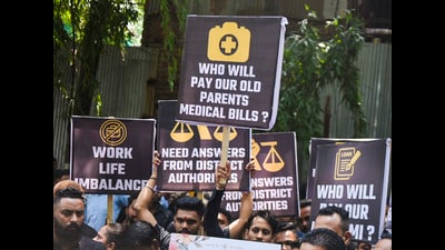 Two young IT professionals were killed after their motorcycle was hit by a speeding Porsche car, allegedly driven by a 17-year-old boy, in the early hours of May 19 in Kalyaninagar area. (HT PHOTO)