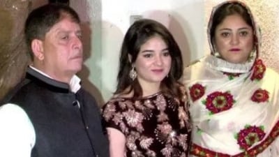 Zaira Wasim's father dies Zaira Wasim's father dies
