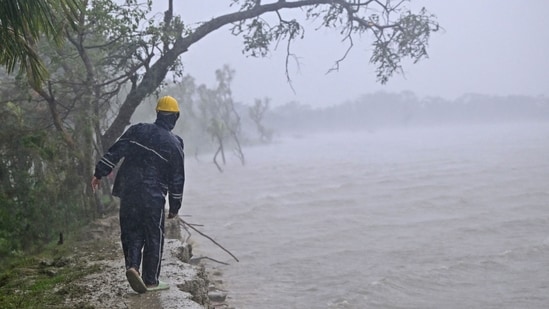 Cyclone Remal kills 37 in India's northeastern states (Photo by Munir Uz Zaman / AFP) (AFP)