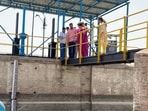 Delhi minister Atishi inspects the Wazirabad barrage on the Yamuna on Thursday. (HT) Delhi minister Atishi inspects the Wazirabad barrage on the Yamuna on Thursday. (HT)