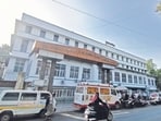 The committee formed by the Maharashtra medical education department to investigate tampering of the blood samples of the 17-year-old minor involved in the Porsche accident has found his blood samples were swapped with those of a woman and two other elderly persons. (HT) The committee formed by the Maharashtra medical education department to investigate tampering of the blood samples of the 17-year-old minor involved in the Porsche accident has found his blood samples were swapped with those of a woman and two other elderly persons. (HT)