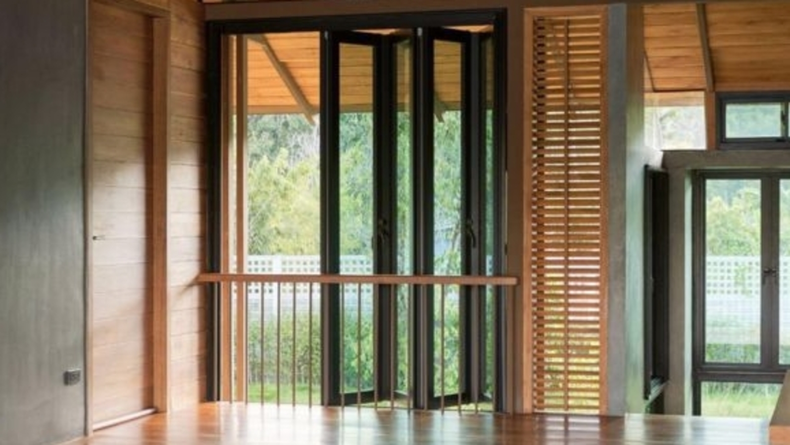 Residential and Commercial Applications of Aluminum Windows - Vimarsana News
